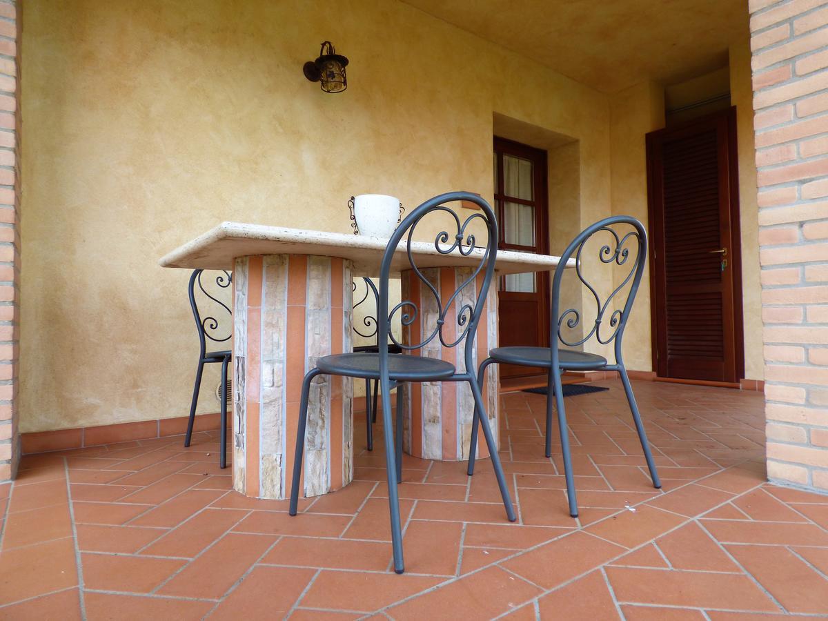 Agriturismo Montemari Villa Palaia Exterior photo